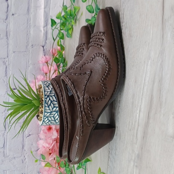 White Mountain Bronco Leather Mule NWOT - Picture 7 of 9